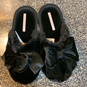 Velvet bow slippers